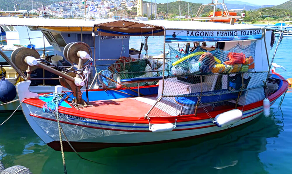 fishing boat rental nea peramos